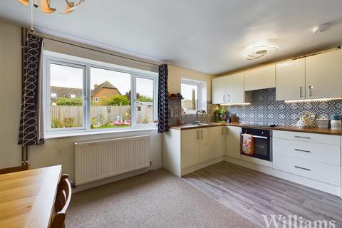 2 bedroom semi-detached house for sale, Princes Close, Aylesbury HP18