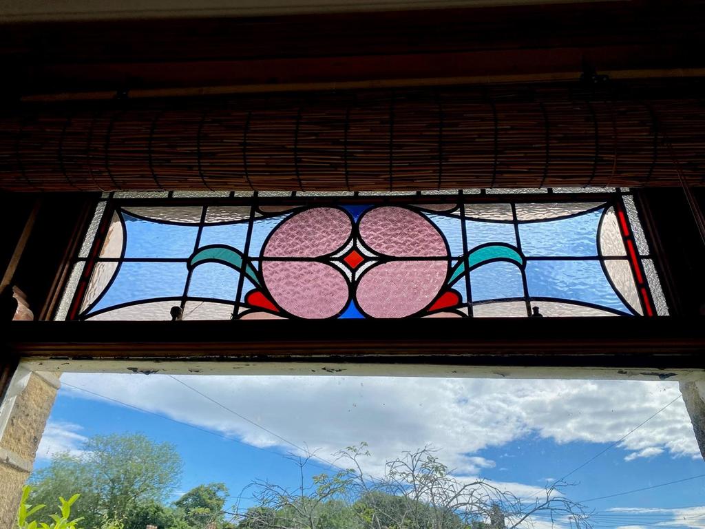 Feature  glass in dr.jpg