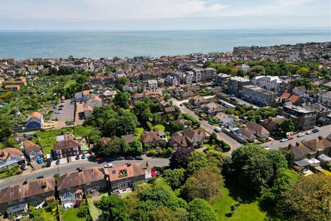 4 bedroom detached house for sale, Carlton Avenue, Broadstairs