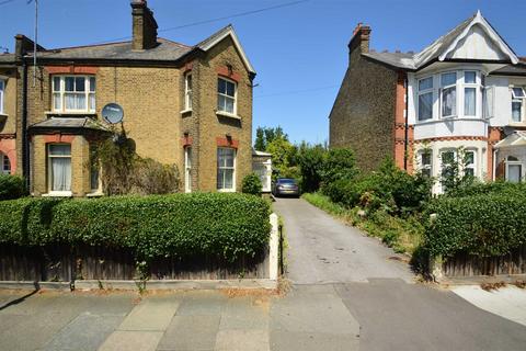 4 bedroom semi-detached house for sale, Coventry Road, Ilford