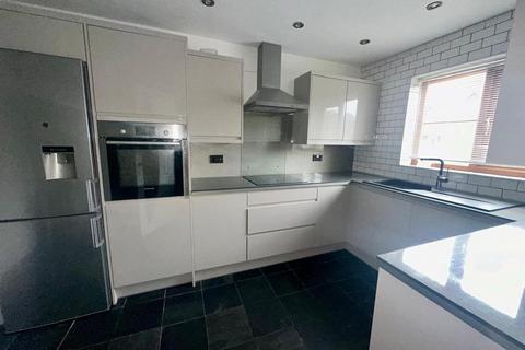 2 bedroom end of terrace house to rent, Maes Alarch, Mostyn