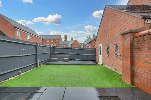 4 bedroom end of terrace house for sale, Cheal Close, Shardlow