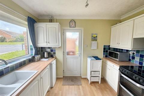 2 bedroom semi-detached bungalow for sale, Cormorant Close, Eastbourne