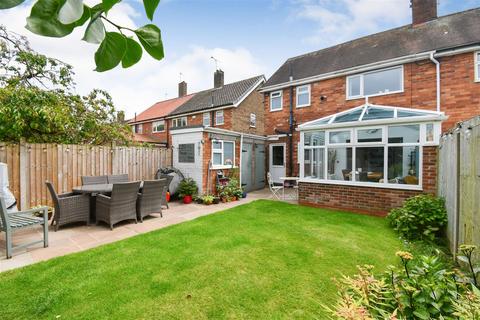 3 bedroom end of terrace house for sale, Bellfield Drive, Willerby, Hull