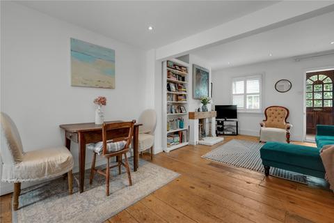 35 Spring Gardens, West Molesey, KT8 2JA