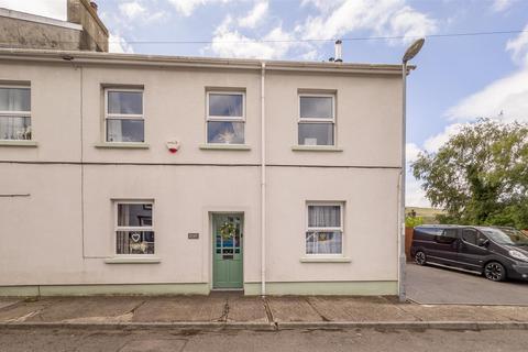 4 bedroom end of terrace house for sale, Rhydynos Street, Pontypool NP4