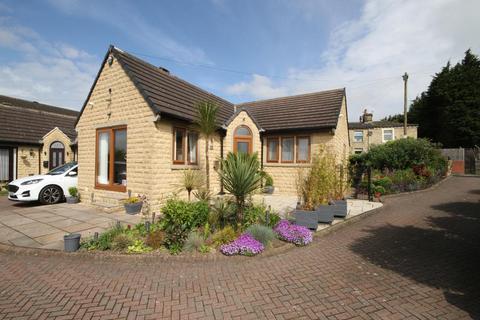 2 bedroom detached bungalow for sale, Toftshaw Lane, East Bierley, Bradford