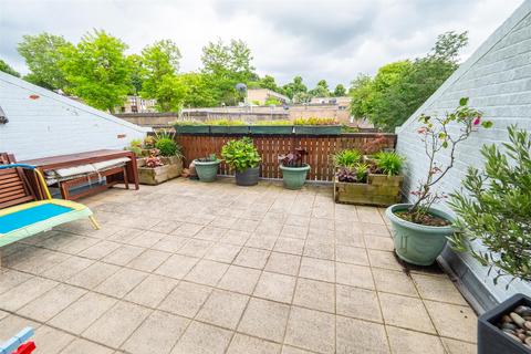 32 Nettlecombe Close, Sutton, SM2 6TR