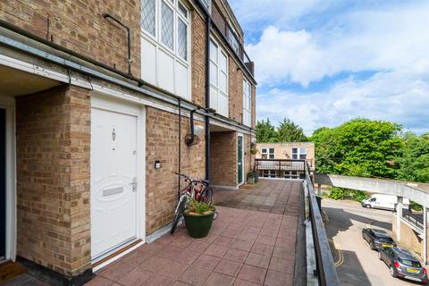 32 Nettlecombe Close, Sutton, SM2 6TR