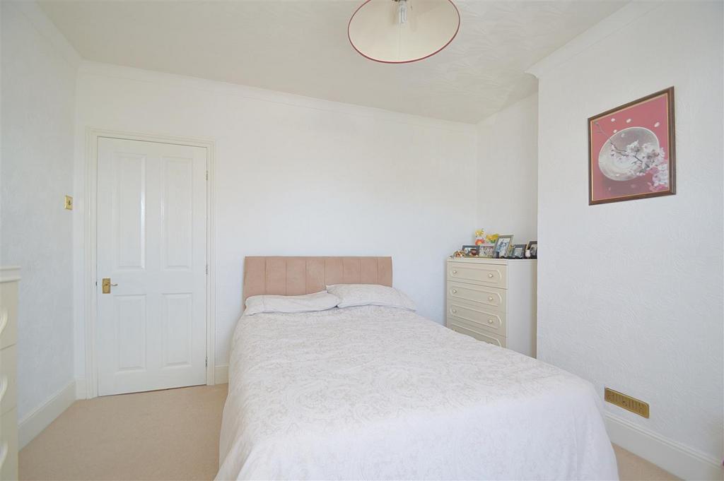 Bed1a.jpg
