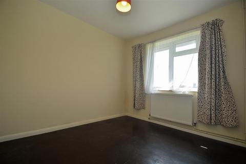 2 bedroom terraced bungalow for sale, Sunset Close, Freshwater