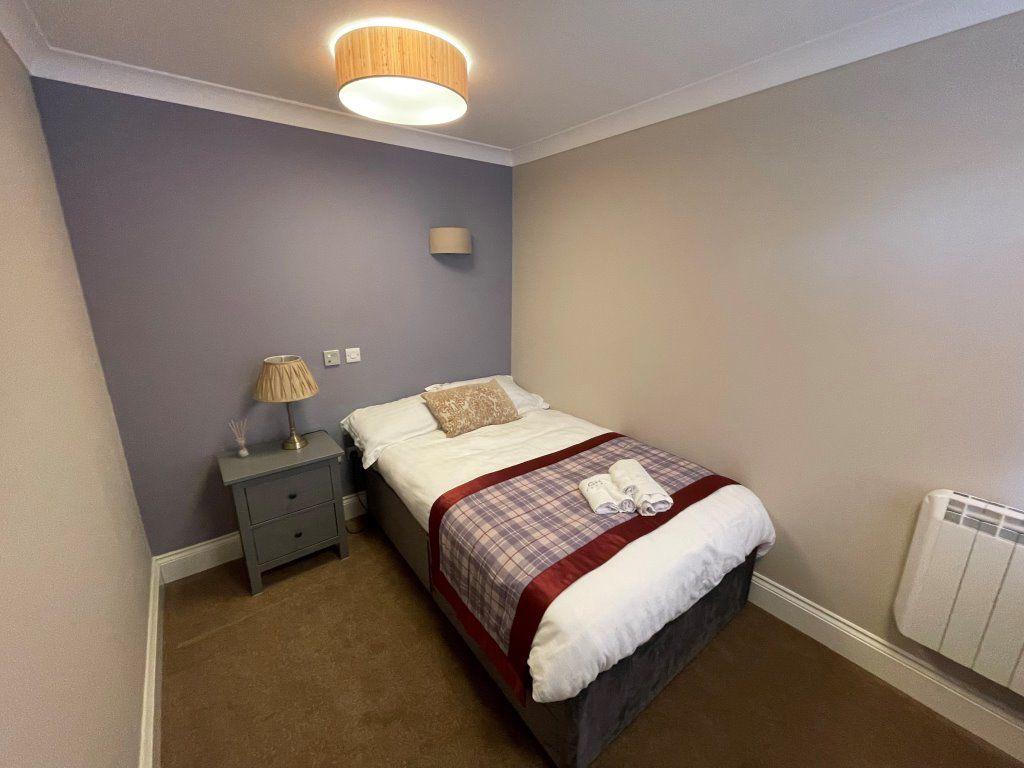 Elmfield Avenue, Leicester 1 bed flat £1,100 pcm (£254 pw)
