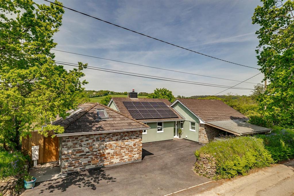 Latchley, Tamar Valley 3 bed bungalow for sale £500,000