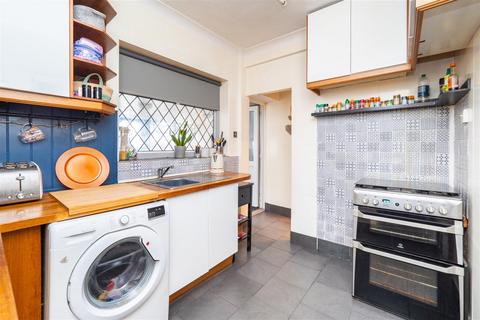 3 bedroom terraced house for sale, Benhill Road, Sutton