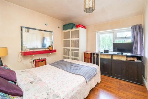 202 Benhill Road, Sutton, SM1 3SA