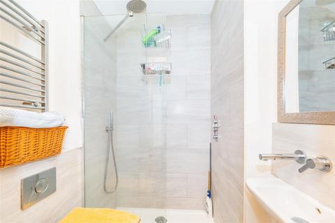 202 Benhill Road, Sutton, SM1 3SA