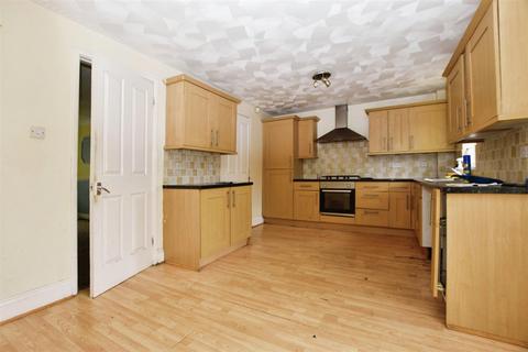 4 bedroom semi-detached house for sale, Starella Grove, Hull