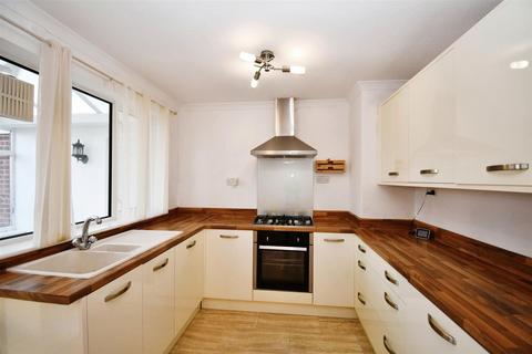 3 bedroom detached house for sale, Windsor Road, Hull