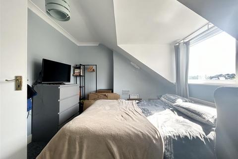 2 bedroom flat to rent, Alum Chine Road