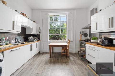 14 Albert Square, London, SW8 1BT