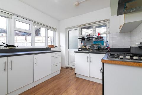 5 bedroom end of terrace house to rent, Gospatrick Road, London
