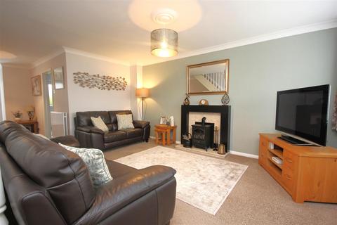 28 Arkwright Road, Irchester, Wellingborough, NN29 7HD