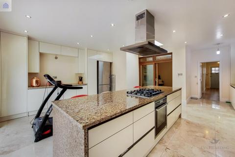 3 bedroom end of terrace house for sale, Tottenhall Road, London