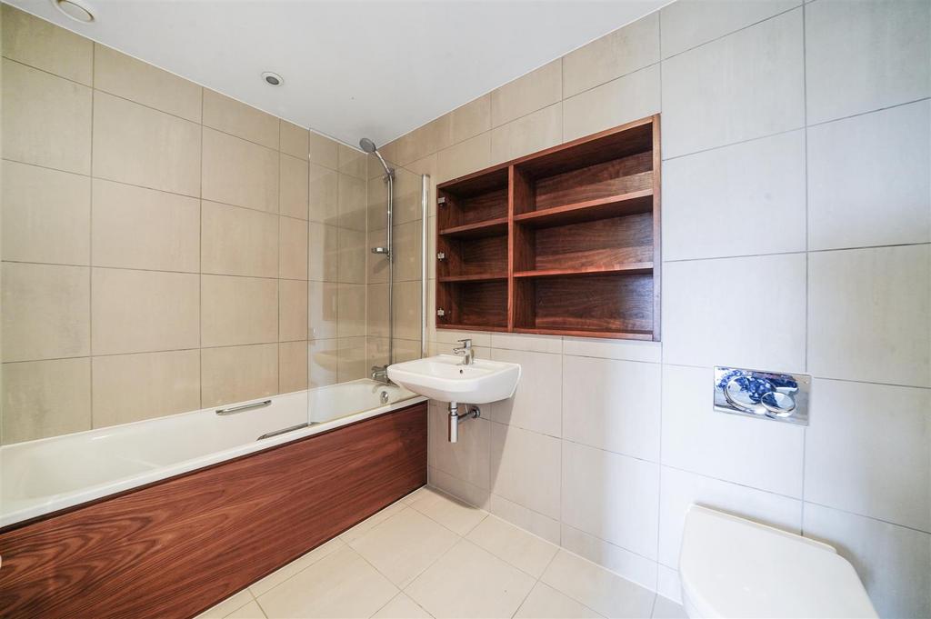 En suite   Johnson Court, Kidbrooke Village   Prop