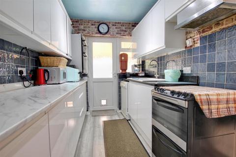 3 bedroom semi-detached house for sale, Highfield Road, Beverley