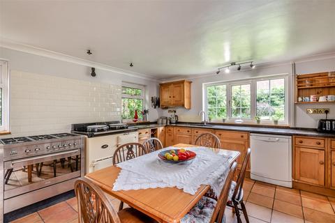 4 bedroom detached house for sale, High Street, Yalding, Maidstone