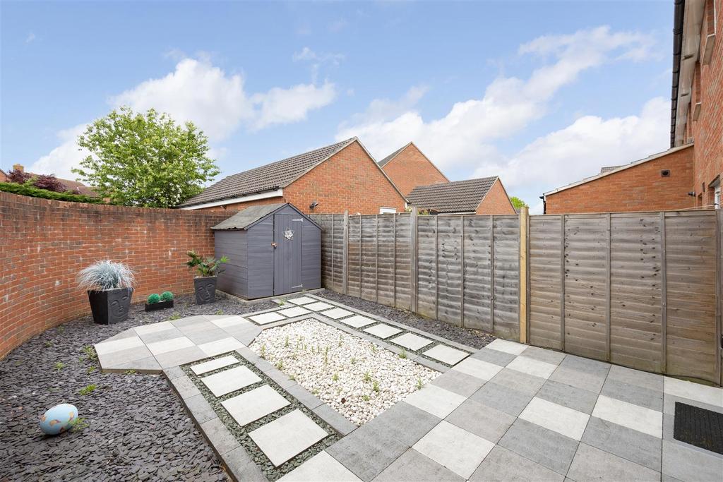 75 Thestfield Drive Trowbridge BA14 8 TT (16).jpg