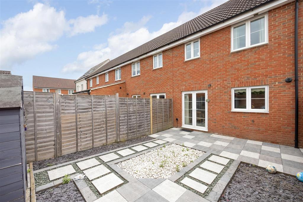 75 Thestfield Drive Trowbridge BA14 8 TT (17).jpg
