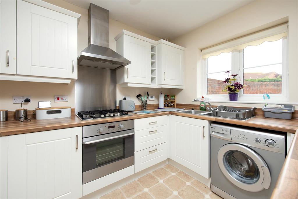75 Thestfield Drive Trowbridge BA14 8 TT (7).jpg