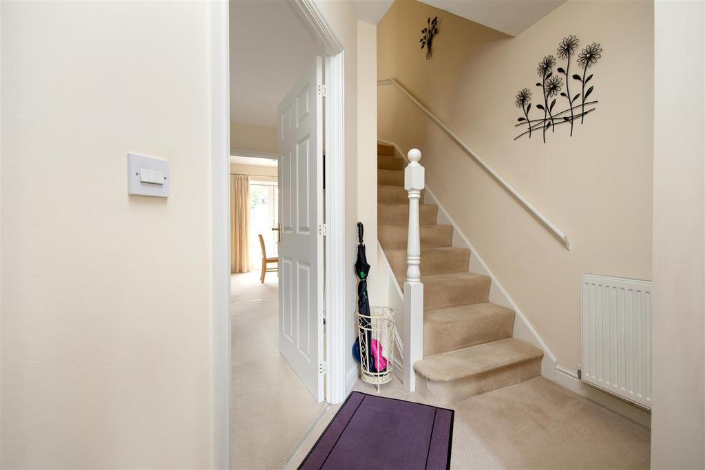 75 Thestfield Drive Trowbridge BA14 8 TT (3).jpg