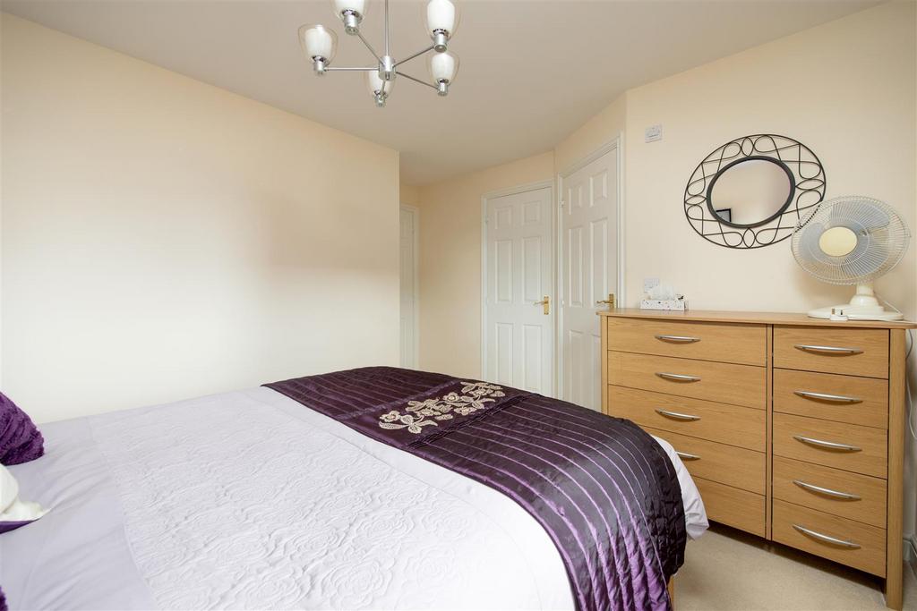 75 Thestfield Drive Trowbridge BA14 8 TT (13).jpg