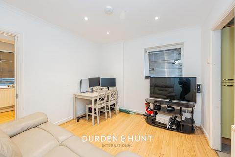 1 bedroom apartment for sale, Albert Road, Buckhurst Hill, IG9