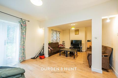 undefined, West Grove, Woodford, IG8