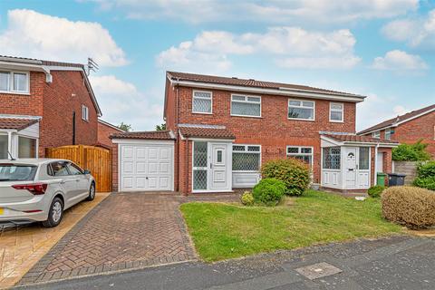 3 bedroom semi-detached house to rent, Livingstone Close, Old Hall, Warrington