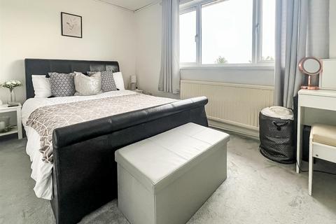 39 Chedworth Crescent, Portsmouth, PO6 4ES
