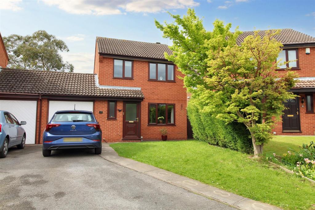 11, Ganton Close Nottingham, NG3 3 ET