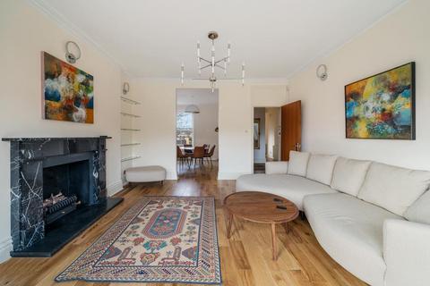 3 bedroom flat to rent, Albany Mansions, London SW11