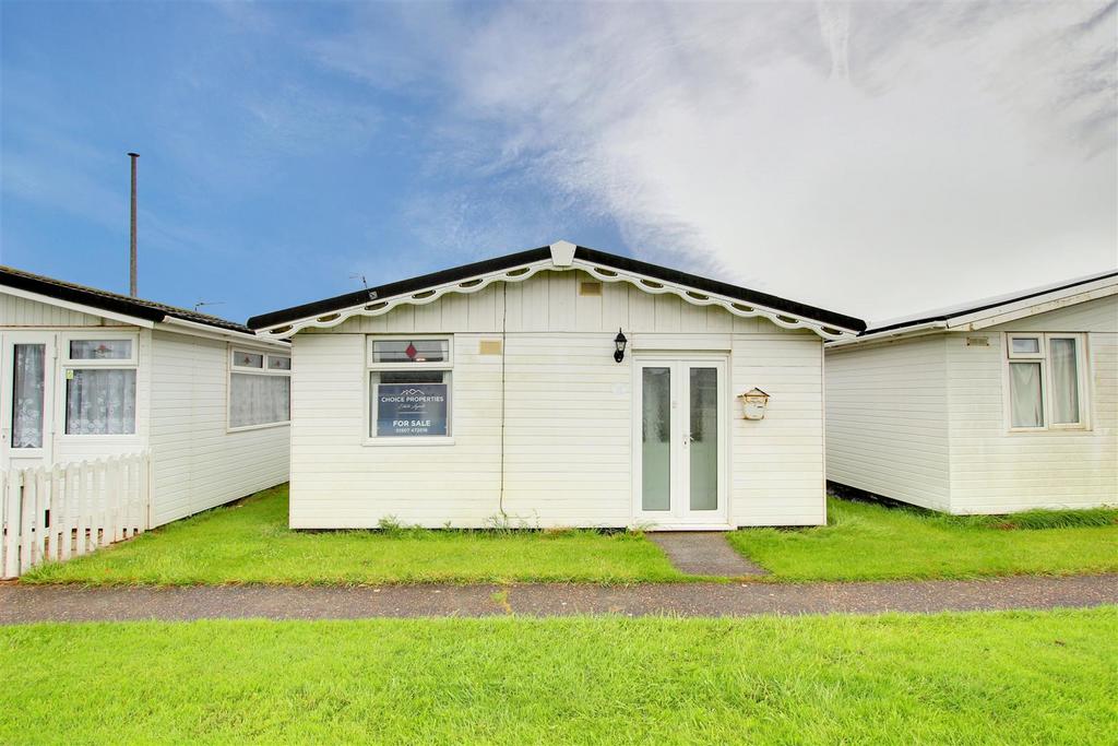 Seaholme Road, Mablethorpe LN12 2 bed chalet for sale £32,500