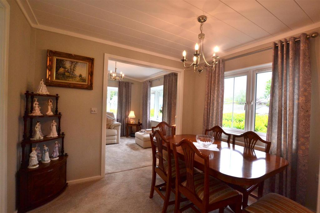 Dining Room.JPG