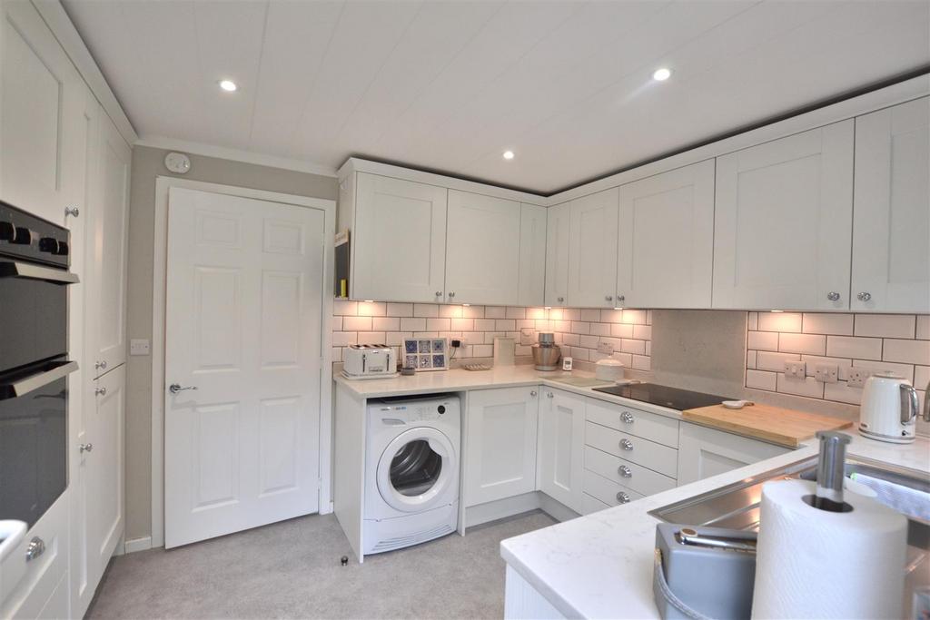 Kitchen 1.JPG