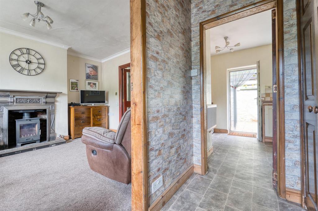 Entrance hallway   lounge and kitchen.jpg