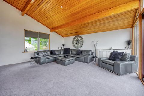 4 bedroom detached house to rent, Golf Course Road, Torrance, Glasgow