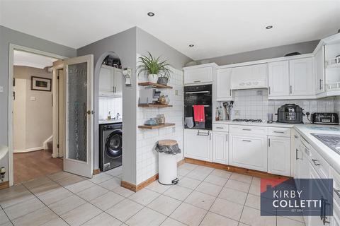 25 Bloomfield Road, Cheshunt, Waltham Cross, EN7 6WH