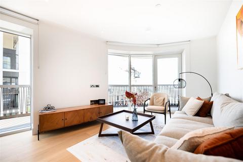 2 bedroom apartment to rent, Cassini Apartments, Cascade Way, LONDON, W12