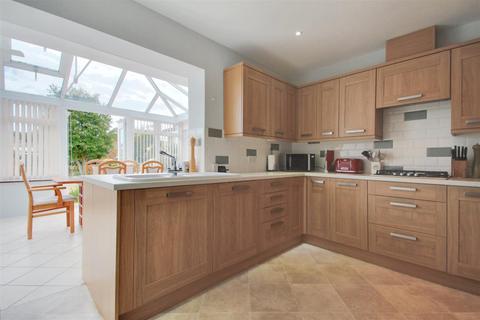 5 Wadhurst Drive, Goring By Sea, Worthing, BN12 4XA