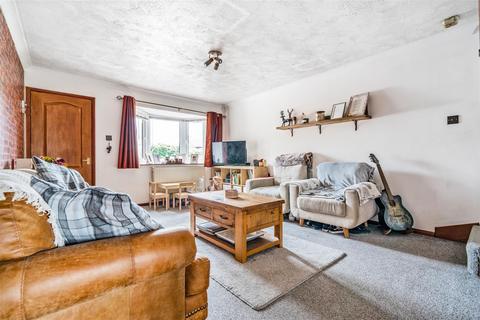 2 bedroom semi-detached house for sale, Marsham Close, Harrietsham